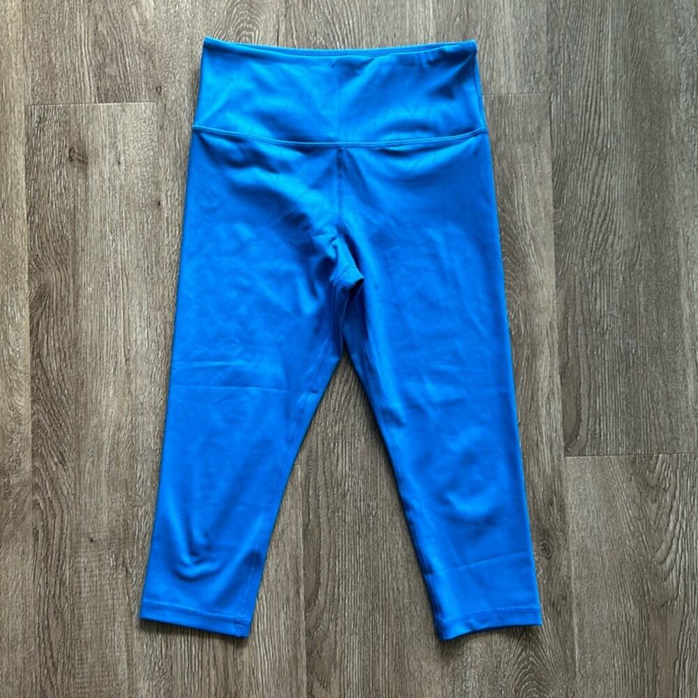 Zyia Active Light N Tight High Rise Blue Floral‎ Crop Leggings Sz 4
